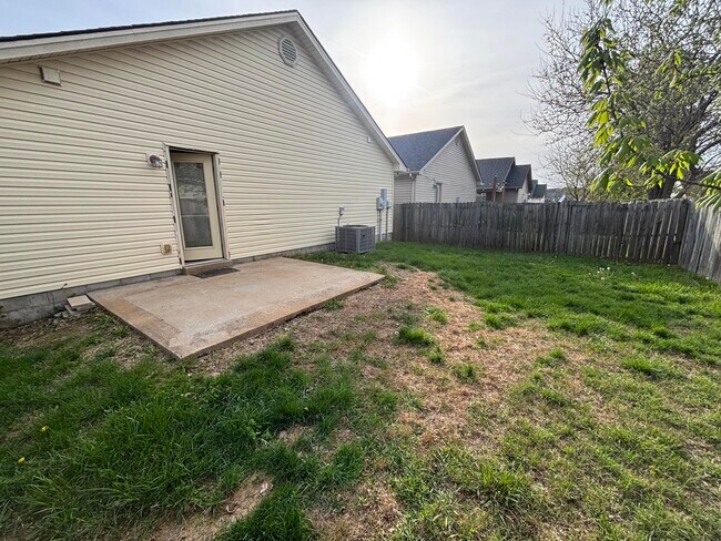 Building Photo - 2601 Buck Ln