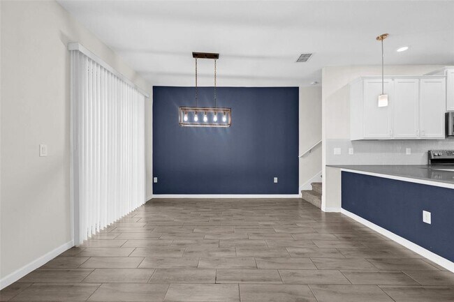 Building Photo - 9389 Tecumseh Dr