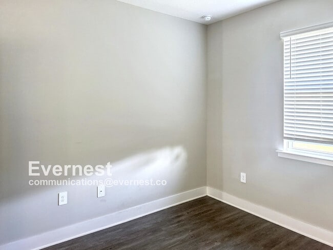Building Photo - 4336 Las Almanos Ave