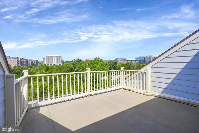 Building Photo - 1846 Potomac Greens Dr