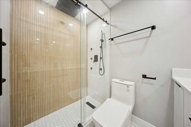 Building Photo - 88 W Schiller St