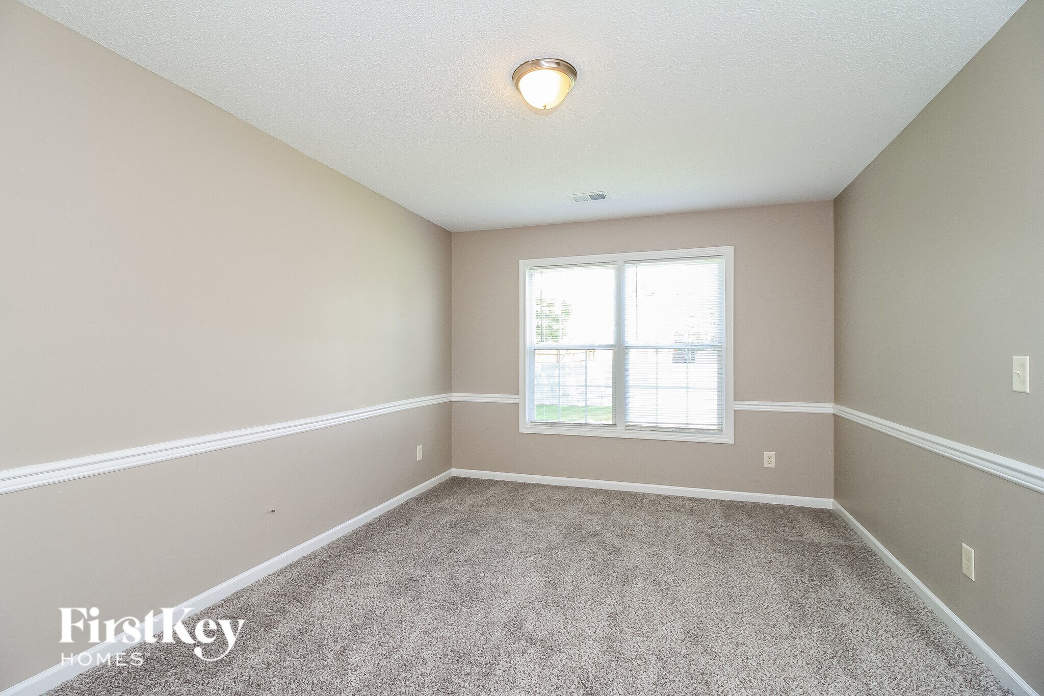 Building Photo - 1554 Pecan Ln