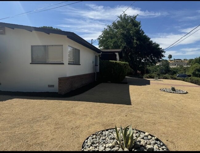 Building Photo - 120 Glencrest Ln