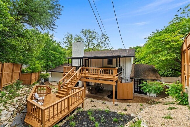 Building Photo - 3520 Highland View Dr