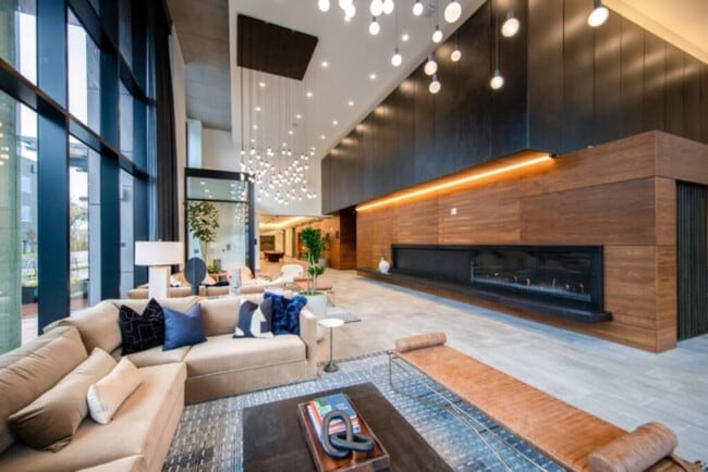 Building Photo - 1550 NW Naito Pkwy