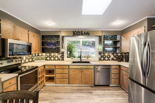 Building Photo - 3bd/1.75ba Issaquah Home