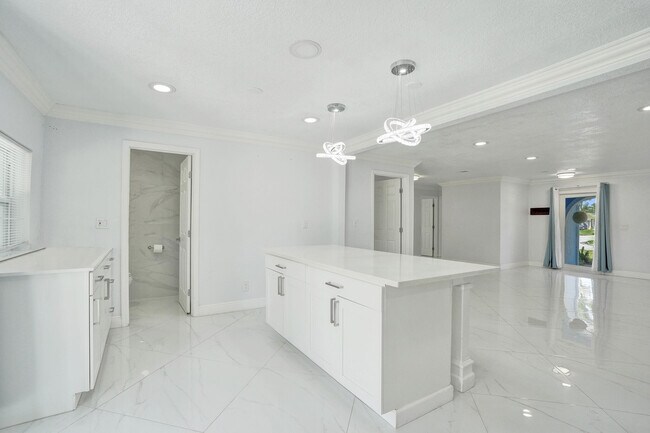 Building Photo - 855 NW 80th Terrace
