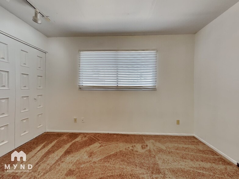 Building Photo - 5823 N 81st St