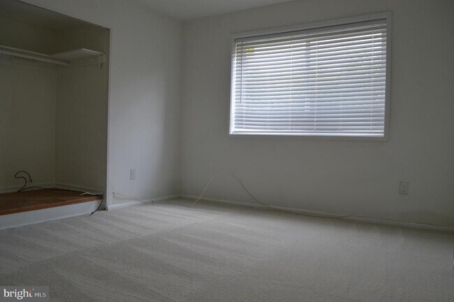 Building Photo - 10026 Fair Wds Dr