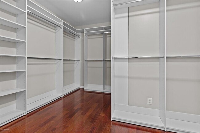 Building Photo - 2990 Hearthstone Dr