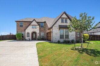 Building Photo - Exquisite 5-Bedroom, 3.5-Bath on 0.46 Acre...