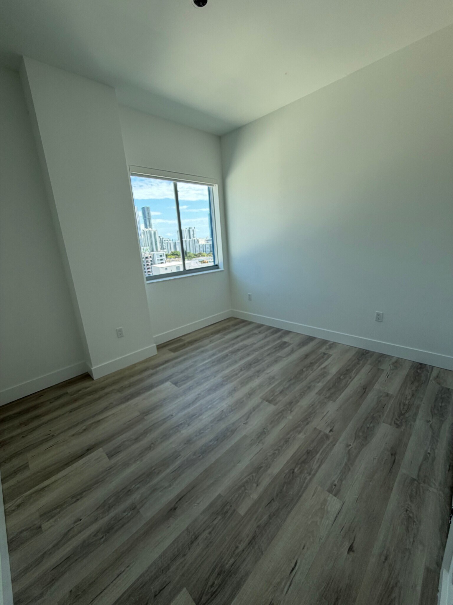 Building Photo - 147 NW 32nd St