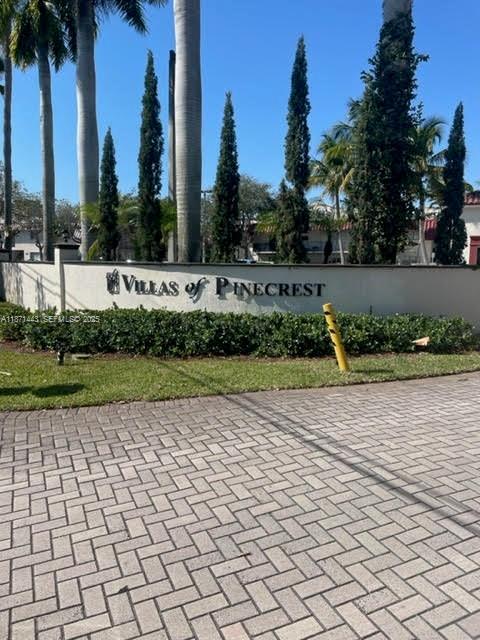 Building Photo - 6705 N Kendall Dr