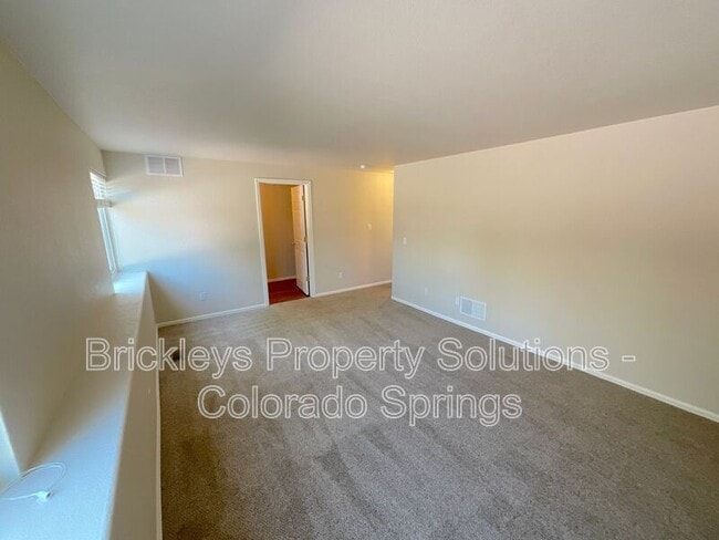 Building Photo - 6112 Chivalry Dr