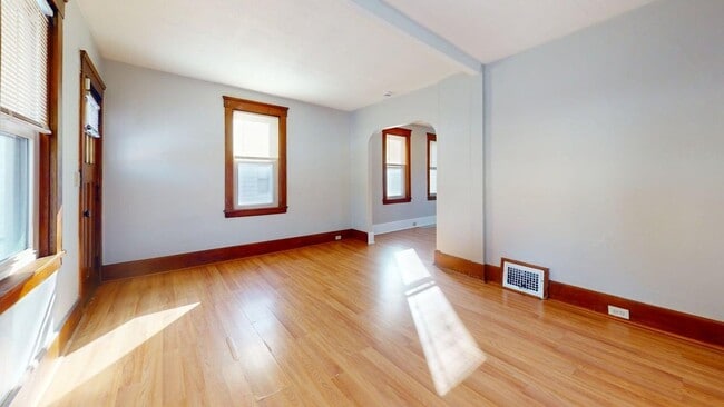 Building Photo - 3 Bedroom House - Old Brooklyn, Cleveland