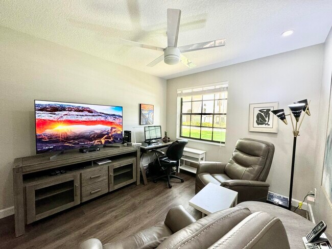 Building Photo - 5135 Floria Dr