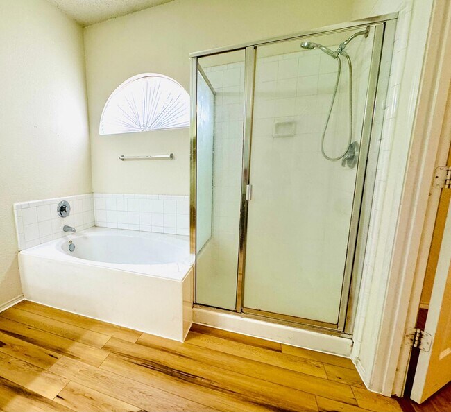 Master Bathroom - 12724 Chittamwood Trail