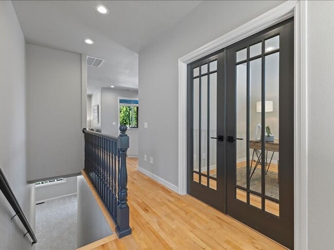 Building Photo - Newly Renovated Beaverton Home with Natura...
