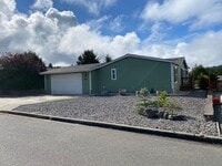 Building Photo - AVAILABLE September 15th! An Outdoor Enter...