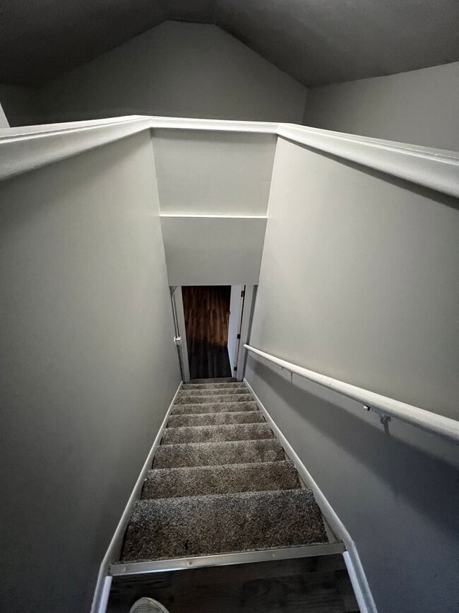 Building Photo - Beautiful 3 bedroom 1 bathroom Home (Section 8 Aproved)