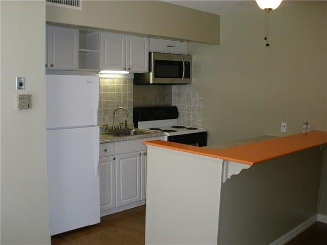 Primary Photo - 5010 Bowser Ave