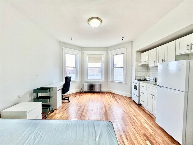 Building Photo - 1330 Commonwealth Ave