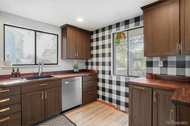 Building Photo - 7720 W 62nd Pl