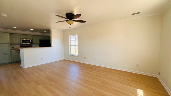 Building Photo - 1136 Moss Grove Dr