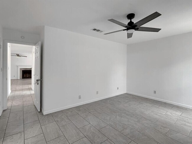Building Photo - 403 Fantail Loop