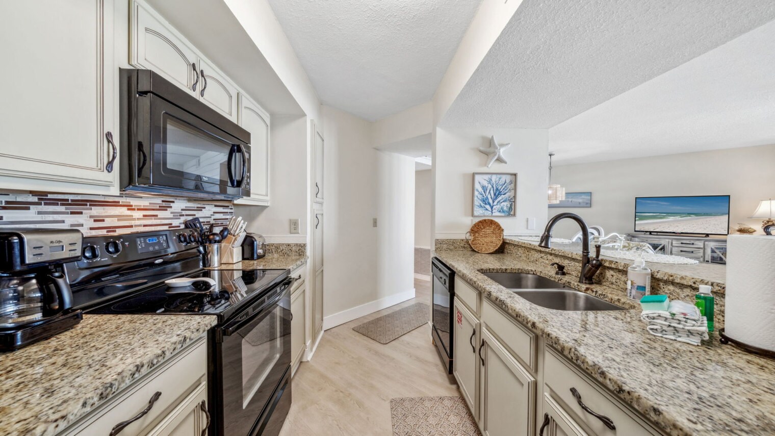 Building Photo - 7205 Thomas Dr