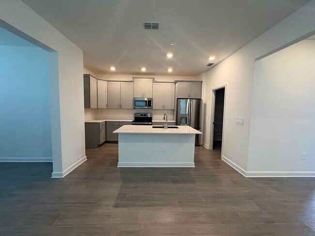 Building Photo - 3-bedroom Home for Rent in Storey Park