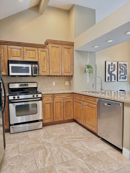Building Photo - 20538 Blue Beech Dr