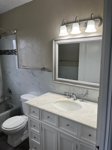 Bathroom - 1917 Ridgewood Dr