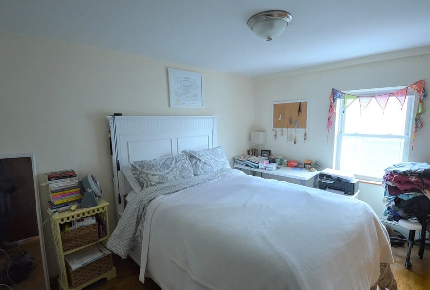 Building Photo - 551 Washington St