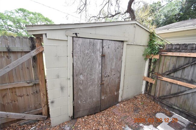 Building Photo - 2014 E Linebaugh Ave.