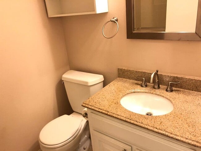 Building Photo - 11403 Oak Knoll Dr