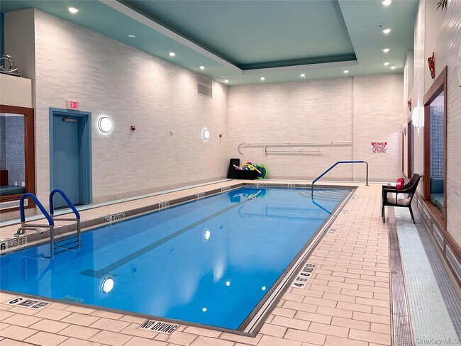 Building Photo - 10 City Pl