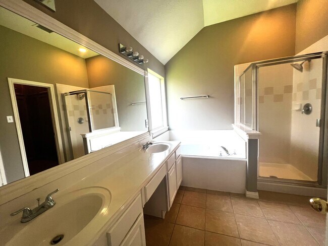 Building Photo - 23907 Hackberry Creek Dr