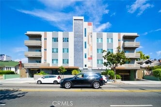 Building Photo - 820 S Wilton Pl