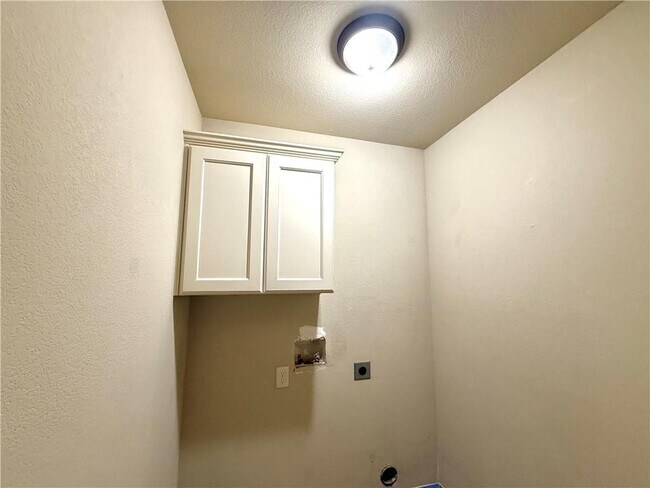 Building Photo - 1010 Messina Way