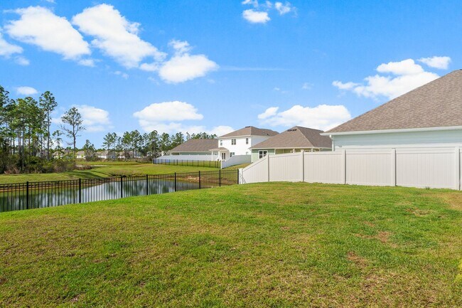 Building Photo - 115 Piper Cv