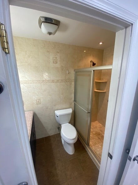 Master Bedroom #4, bathroom #3 - 1637 Winter Ave