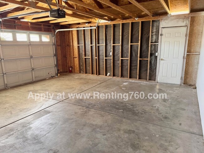 Building Photo - 3 Bed 2 Bath Home In Copper Hills!