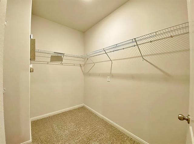 Building Photo - 918 Primrose Dr