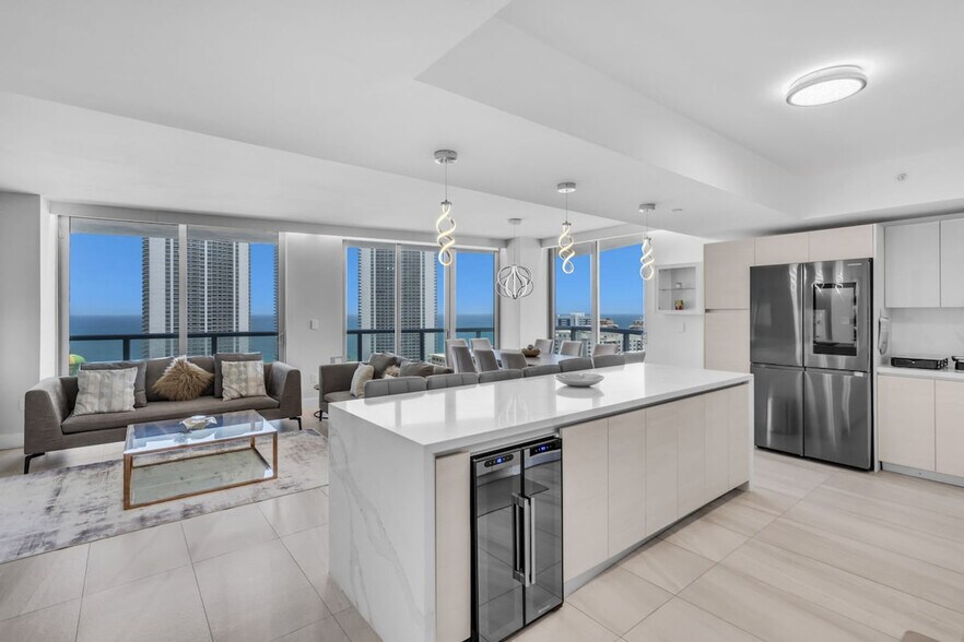 Building Photo - 2600 FL-858