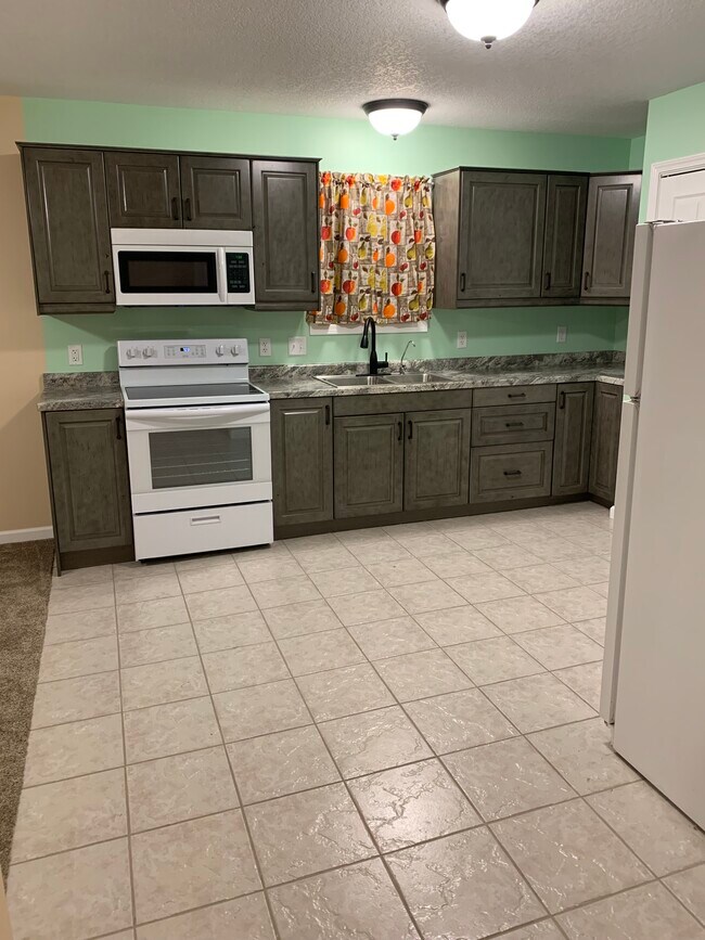 Building Photo - 218 Fowler St