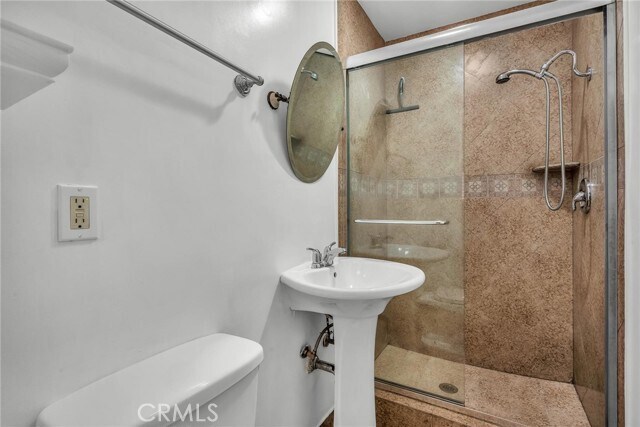 Building Photo - 810 Edgewood St