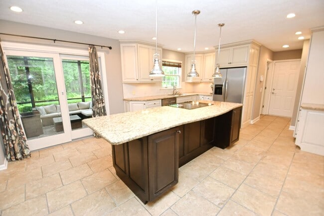 Building Photo - Penn Schools, executive home 4 bedroom 2.5...