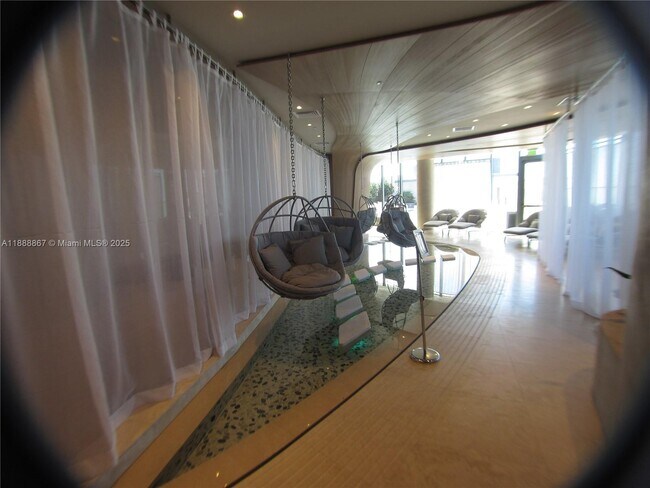 Building Photo - 1000 Brickell Plaza