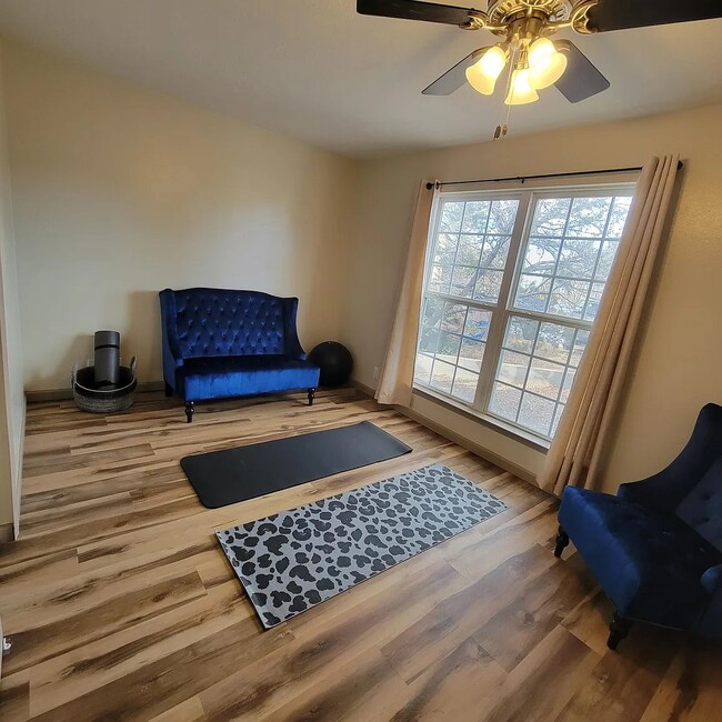 Building Photo - 2127 Ave De Las Alturas